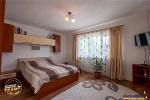 FILM! Pe 1.200mp teren+rezidenta cu gradina inflorata,aproape de Targu Secuiesc:Belani - imagine 4