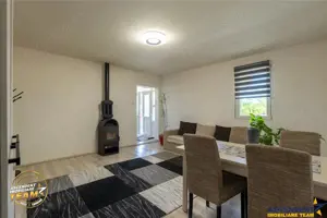 FILM! Pe 1.200mp teren+rezidenta cu gradina inflorata,aproape de Targu Secuiesc:Belani - imagine 11