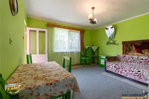 FILM! Pe 1.200mp teren+rezidenta cu gradina inflorata,aproape de Targu Secuiesc:Belani - imagine 13