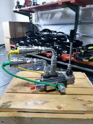 Distribuitor hidraulic,complect cu cuple rapide si reducti 