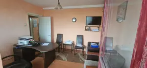 Trei camere etajul 1 , apartament Central. - imagine 2