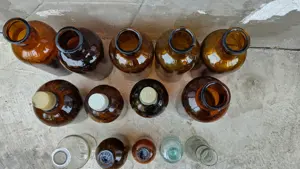 Sticle maro- albe  si vaze de colectie - imagine 3