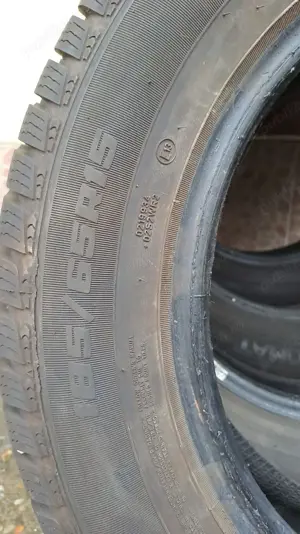 Vand patru anvelope iarna 185/65 R15