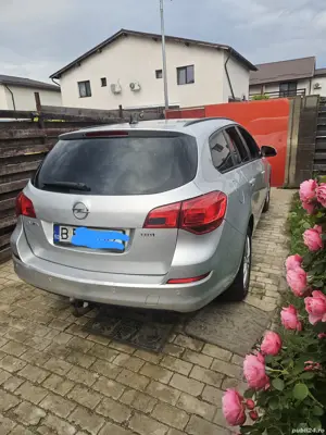 Opel astra j Sport tourer - imagine 2