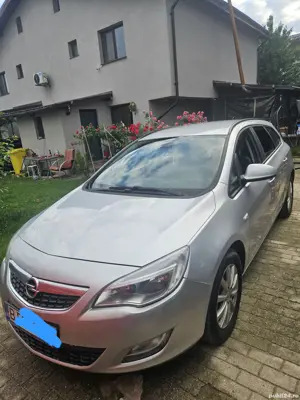 Opel astra j Sport tourer - imagine 5