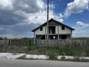 De vanzare Casa mansardata cu teren . Strejestii de Sus, OLT