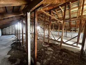 De vanzare Casa mansardata cu teren . Strejestii de Sus, OLT - imagine 3
