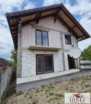 Casa de vanzare in Ciumbrud - 800 mp teren
