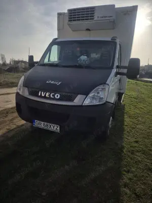 Închiriere Dube Frigorifice Autoutilitare 3.5T cu Sofer, cu axa dubla, Lift hidraulic, 9 Europaleti