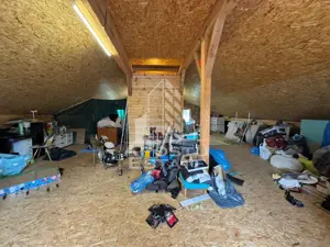 Casa individuala cu 4 camere, teren 700 mp, Mosnita Veche. pod generos - imagine 17