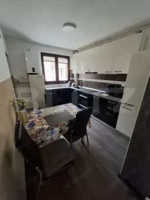 Apartament de vanzare, cu 3 camere, complet mobilat și utilat, zona Astra