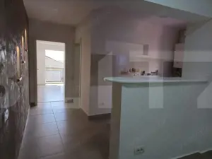  Apartamet de vanzare, cu 3 camere, 65 mp, zona Sagului 