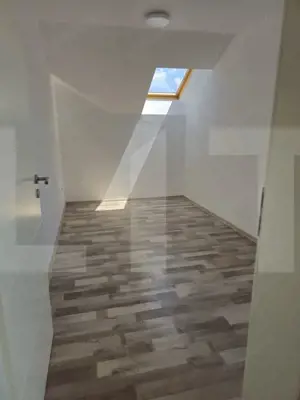  Apartamet de vanzare, cu 3 camere, 65 mp, zona Sagului  - imagine 2