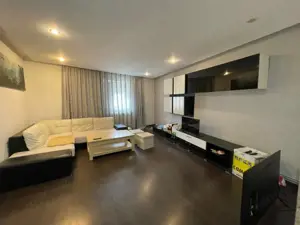 Casa de vanzare, cu 4 camere, 140 mp, zona Centru Vechi