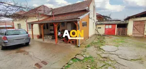 Teren intravilan cu casa, 1173 mp, la asfalt, zona Cetate - imagine 2