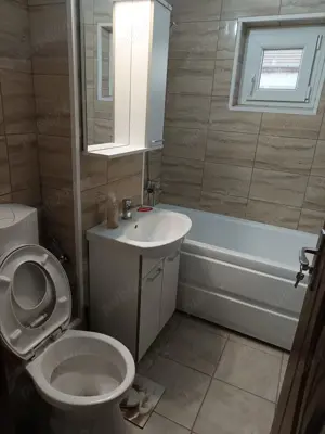 Închiriez apartament cu doua camere  - imagine 2