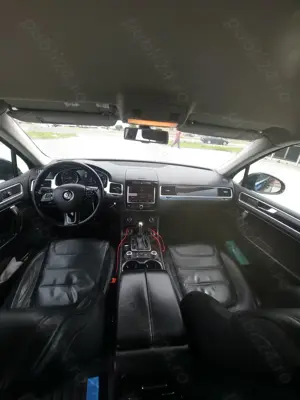 Vand VW Touareg 3.0tdi v6 RLine 2012 - imagine 6