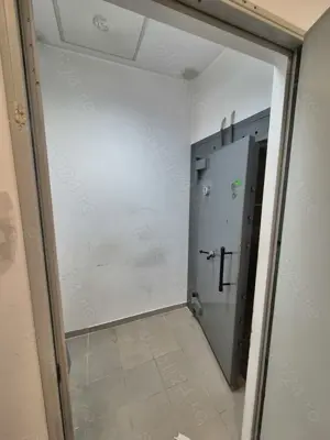 Închiriez spațiu comercial Republicii  - imagine 7