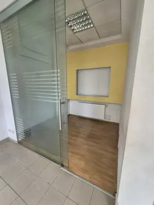 Închiriez spațiu comercial Republicii 