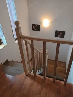 Casă cu etaj (P+1) gradina 736mp - imagine 4 Casă cu etaj (P+1) gradina 736mp - imagine 4