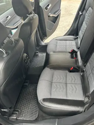 Mercedes GLA 180 1.6 turbo 122cp - imagine 5