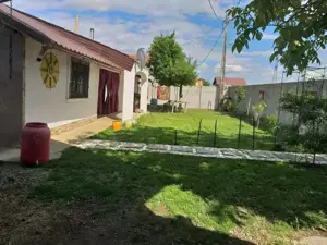 Vand casa si teren la pret de apartament in Targu-Jiu