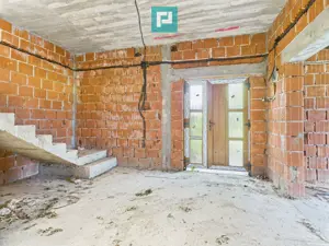 Casă la roșu, P+1, în localitatea Beliu, Arad - imagine 2