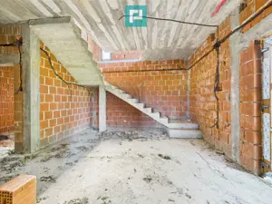 Casă la roșu, P+1, în localitatea Beliu, Arad - imagine 4