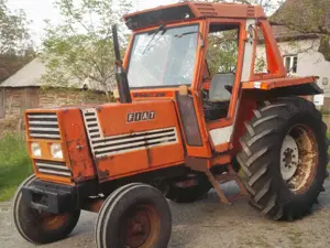 Fiat 680 defect, placa de presiune,a trecut rulmentu de presiune prin catei,in rest tractoru este ok - imagine 3