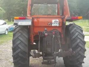 Fiat 680 defect, placa de presiune,a trecut rulmentu de presiune prin catei,in rest tractoru este ok - imagine 4