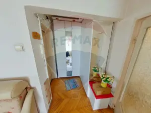 Apartament cu 3 camere de vânzare Str. 1 Mai - imagine 2