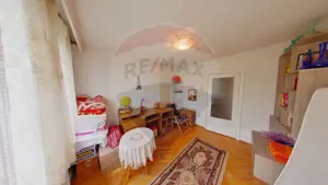 Apartament cu 3 camere de vânzare Str. 1 Mai - imagine 4