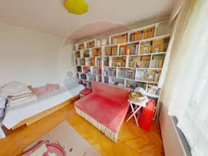 Apartament cu 3 camere de vânzare Str. 1 Mai - imagine 8