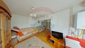 Apartament cu 3 camere de vânzare Str. 1 Mai - imagine 3
