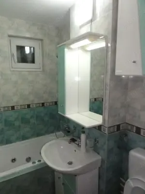 Ofer spre inchiriere apartament 3 camere semidecomandat zona Bucur Obor - imagine 6