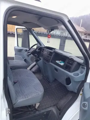 Ford transit, anul fabricației 2014 ,trei locuri , euro5 ,are putina rugina pe la praguri ,dar ceva  - imagine 8 Ford transit, anul fabricației 2014 ,trei locuri , euro5 ,are putina rugina pe la praguri ,dar ceva  - imagine 8