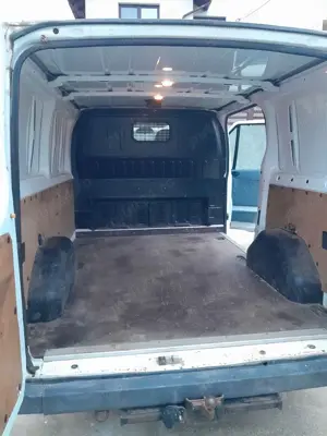 Ford transit, anul fabricației 2014 ,trei locuri , euro5 ,are putina rugina pe la praguri ,dar ceva  - imagine 4 Ford transit, anul fabricației 2014 ,trei locuri , euro5 ,are putina rugina pe la praguri ,dar ceva  - imagine 4