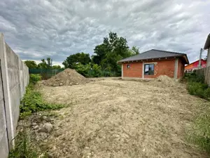 Casa 4 camere, 105 utili, 566 teren, toate utilitatile, asfalt, Sanmihaiu Roman - imagine 4