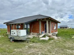 Casa 4 camere, 105 utili, 566 teren, pompa de caldura, Sanmihaiu Roman