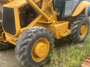 Vând încărcător frontal JCB cu compresor - imagine 3
