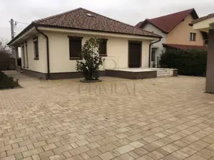 Casa individuala - panouri fotovoltaice - mobilat si utilat - garaj