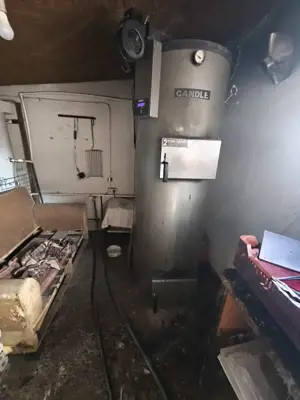 Casa 4 camere, 6000mp teren, zona centrala, Negostina, Siret - imagine 12