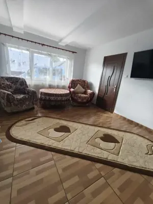 Casa 4 camere, 6000mp teren, zona centrala, Negostina, Siret - imagine 9