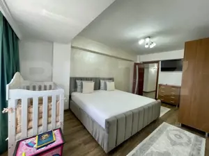 Apartament de vanzare, cu 3 camere, 90 mp, zona Ramiro