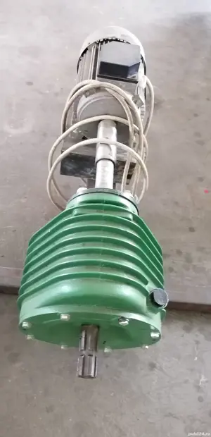 Motor trifazic cu reductor de forța  - imagine 5