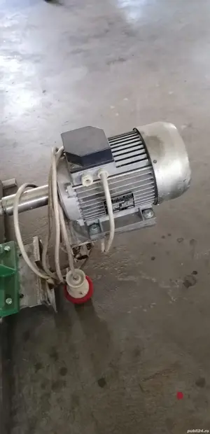 Motor trifazic cu reductor de forța  - imagine 2