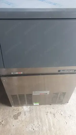 Masina fulgi de gheata 