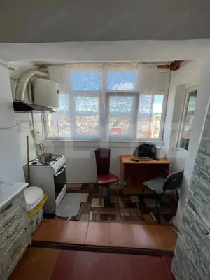 Apartament decomandat, 2 camere, zona Plopilor - imagine 2