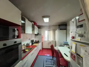 Apartament 3 camere decomandate, bucatarie separată, zona Lidl
