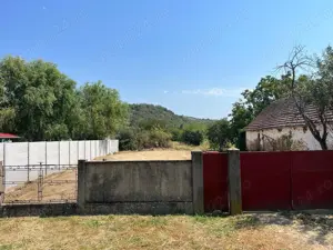 Loc de casa in Paulis 1435 m2